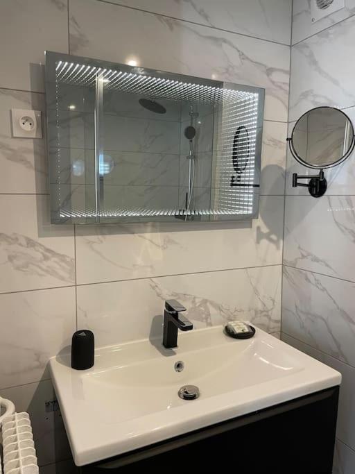 90M2 Hyper Centre Sauna Strasbourg Eksteriør bilde